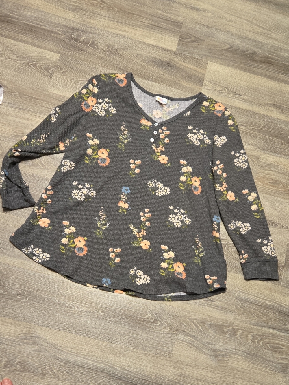 Lularoe Ruby Waffleknit Floral Henley Sz 3XL
